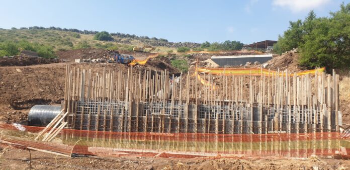 Der Bau einer Leitung, die entsalztes Wasser zum See Genezareth leiten soll, wird fortgesetzt, 3. Juni 2021 Foto Firas Talhami, Wasserbehörde