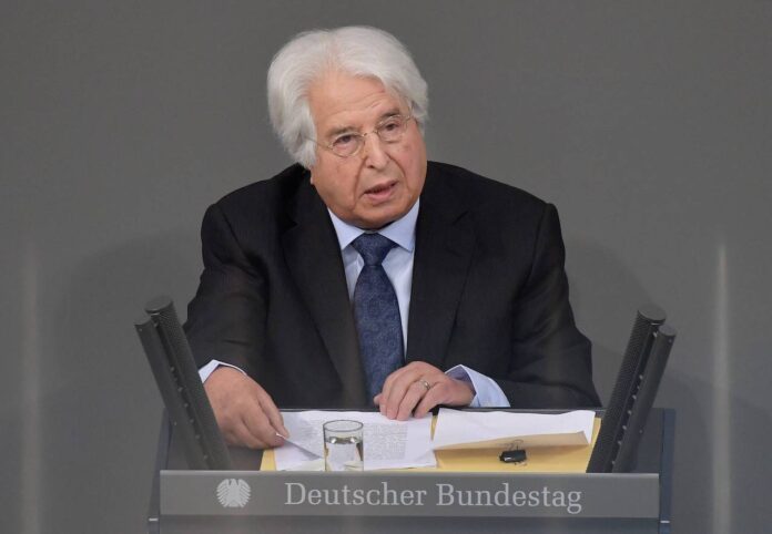Der israelische Historiker Saul Friedländer während einer Rede im deutschen Bundestag 2019. Foto IMAGO / epd