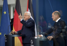 Der Präsident der palästinensischen Autonomiebehörde Mahmud Abbas und Olaf Scholz, Bundeskanzler von Deutschland (SPD) am 16.08.2022 in Berlin. Foto IMAGO / IPON