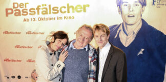 Maggie Peren, Andre Jung und Louis Hofmann bei der Premiere des Kinofilms Der Passfälscher im City Kino. München, 28.09.2022. Foto IMAGO / Future Image