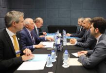 Der iranische Aussenminister Hosseïn Amir-Abdollahian (2R) bei einem Treffen mit dem Hohen Vertreter der Europäischen Union für Aussen- und Sicherheitspolitik Josep Borrell (2L) in der jordanischen Hauptstadt Amman am 20. Dezember 2022. Foto IMAGO / ZUMA Wire