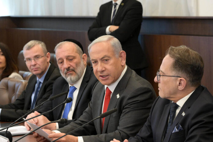 Der israelische Premierminister Benjamin Netanjahu leitet eine Kabinettssitzung in Jerusalem, am 8. Januar 2023. Foto IMAGO / APAimages