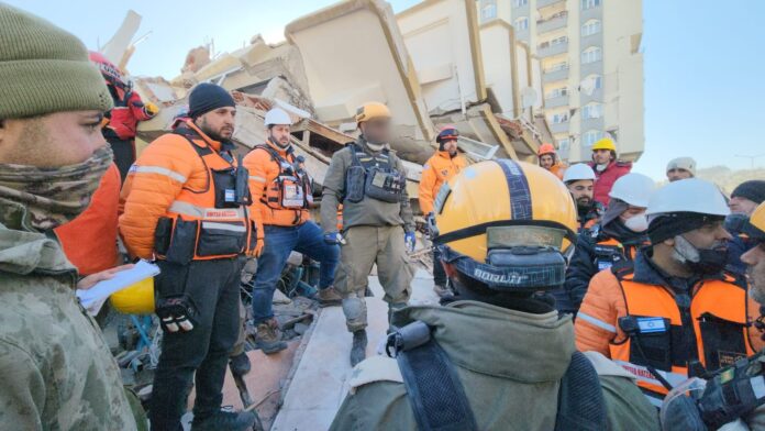 Rettungsteams der Israelischen Verteidigungskräfte und der United Hatzalah in Gaziantep, Türkei, am 8. Februar 2023. Foto United Hatzalah.
