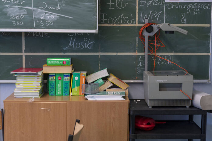 Symbolbild. Klassenraum einer Gesamtschule in NRW. Foto IMAGO / Jochen Tack