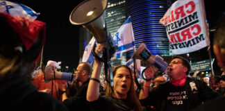 Tausende Menschen protestierten in Tel Aviv gegen die Regierung Netanjahu und die kontroverse Gesetzesreform. 11. Februar 2023. Foto IMAGO / Sipa USA