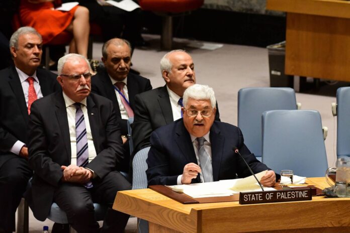 Der Präsident der Palästinensischen Autonomiebehörde (PA), Mahmoud Abbas, nimmt mit seiner Delegation an einer Sitzung des UN-Sicherheitsrats teil. Foto IMAGO / Pacific Press Agency