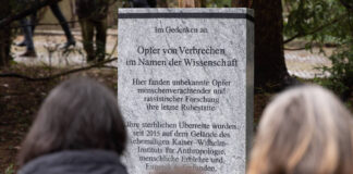 Beisetzung von Opfern von Verbrechen im Namen der Wissenschaft. Waldfriedhof Berlin-Dahlem, 23. März 2023. Foto IMAGO / Christian Ender