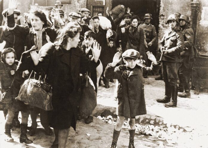 Warschauer Ghettoaufstand. Foto aus dem Bericht von Jürgen Stroop an Heinrich Himmler 