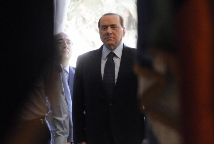 Der ehemalige italienische Ministerpräsident Silvio Berlusconi in Jerusalem am 1. Februar 2010. Foto IMAGO / UPI Photo