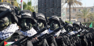 Die palästinensischen Qassam-Brigaden an einer Kundgebung anlässlich des 35. Jahrestages der Gründung der Terrororganisation Hamas in Gaza-Stadt am 14. Dezember 2022. Foto IMAGO / APAimages
