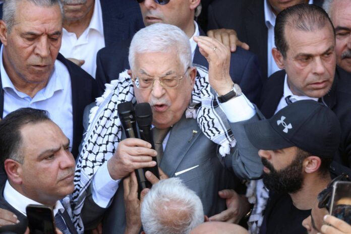Der Präsident der Palästinensischen Autonomiebehörde Mahmoud Abbas spricht am 12. Juli 2023 vor einer Menschenmenge in Dschenin. Foto IMAGO / Kyodo News