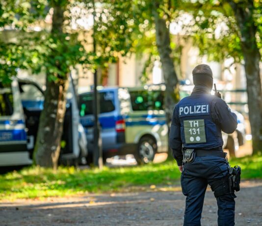 Verbot rechtsextremer "Artgemeinschaft" - Razzien in Bayern. Foto IMAGO / Funke Foto Services
