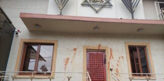 Das durch Vandalismus verwüstete jüdische religiöse Zentrum Mordechay Navi in Eriwan, Armenien. Foto Twitter/Screenshot