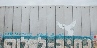 «Weg zum Frieden» an einer Mauer in Israel an der Grenze zum Gazastreifen. Foto Cole Keister/Unsplash.com