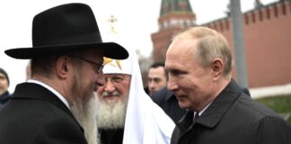 Russlands Oberrabbiner Berel Lazar, Patriarch Kyrill von Moskau und ganz Russland und Russlands Präsident Wladimir Putin. Foto IMAGO / Russian Look
