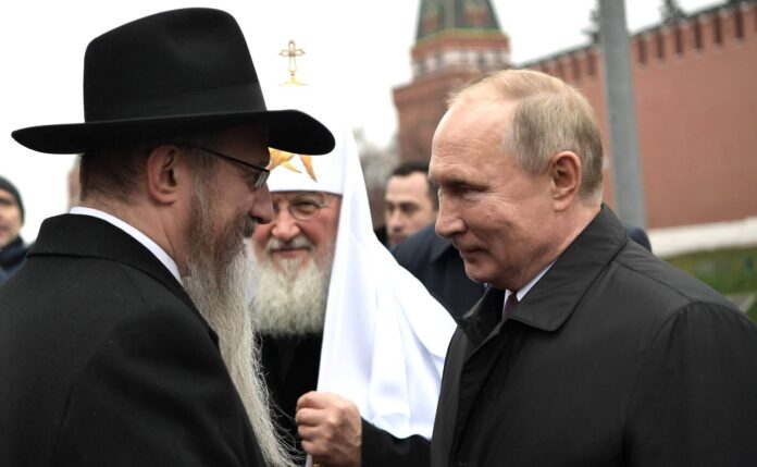 Russlands Oberrabbiner Berel Lazar, Patriarch Kyrill von Moskau und ganz Russland und Russlands Präsident Wladimir Putin. Foto IMAGO / Russian Look
