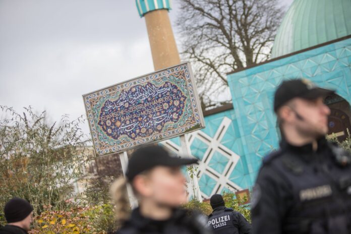 Razzia in der Blauen Moschee in Hamburg, 16.11.2023. Foto IMAGO / Blaulicht News