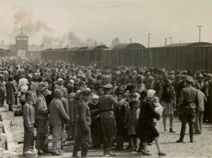 Selektion ungarischer Juden auf der Rampe in Auschwitz-II-Birkenau im deutsch besetzten Polen, Mai/Juni 1944, in der Endphase des Holocaust. Foto IMAGO / UIG
