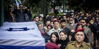 23. Januar 2024, die Beerdigung von Major Ilay Levi, 24, der bei den Kämpfen im südlichen Gazastreifen getötet wurde. Foto IMAGO / Eyal Warshavsky