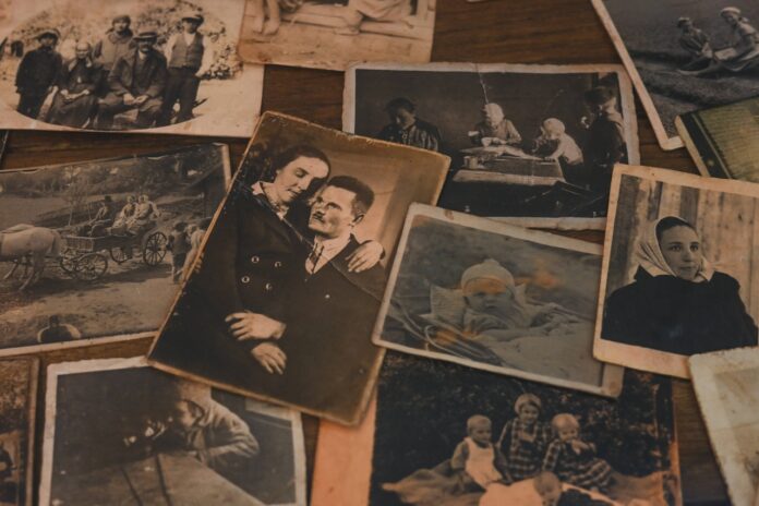 Symbolbild. Familienfotos der Familie Ulma, die im Zweiten Weltkrieg viele Juden gerettet haben. Foto IMAGO / NurPhoto