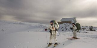 Israelische Soldaten während einer militärischen Übung auf dem schneebedeckten Berg Hermon in den Golanhöhen. Foto IMAGO / Xinhua