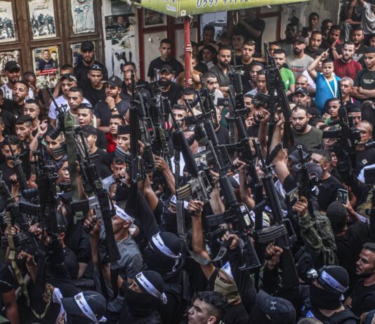 Die Al-Aqsa-Märtyrerbrigaden während einer Parade in Balata östlich von Nablus im nördlichen Westjordanland. Foto IMAGO / ZUMA Wire