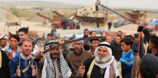 Palästinenser bei einer Protestkundgebung an der Grenze zwischen Israel und Gaza, bei der sie das Recht auf Rückkehr in ihre „Heimat“ forderten, Gaza-Stadt, 3. April 2018. Foto IMAGO / ZUMA Press Wire