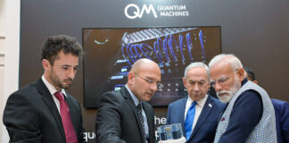 Premierminister Narendra Modi und der israelische Premierminister Benjamin Netanjahu bei einer Innovationsveranstaltung in Jerusalem am 26. Februar 2026. Foto IMAGO / ANI News