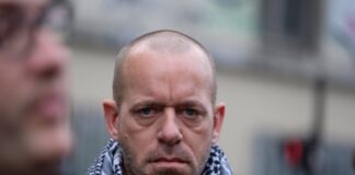 Salah Hamouri bei einer Demonstration in Paris, Frankreich, am 4. November 2023. Foto IMAGO / ABACAPRESS