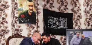 Der «vernünftigere» und «weitaus weniger radikalisierte» iranische Verhandlungsführer Mohammad Bagher Ghalibaf besucht einen Angehörigen des Korps der Islamischen Revolutionsgarden (IRGC) in Teheran, 31.12.2023. Foto IMAGO / ZUMA Press Wire