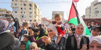 Feier während Massenhochzeit in Gaza am 11. Mai 2026. Foto IMAGO / Middle East Images